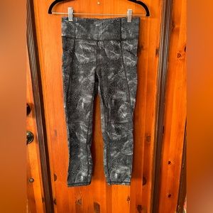 Lululemon size 6 cropped leggings black with white dots